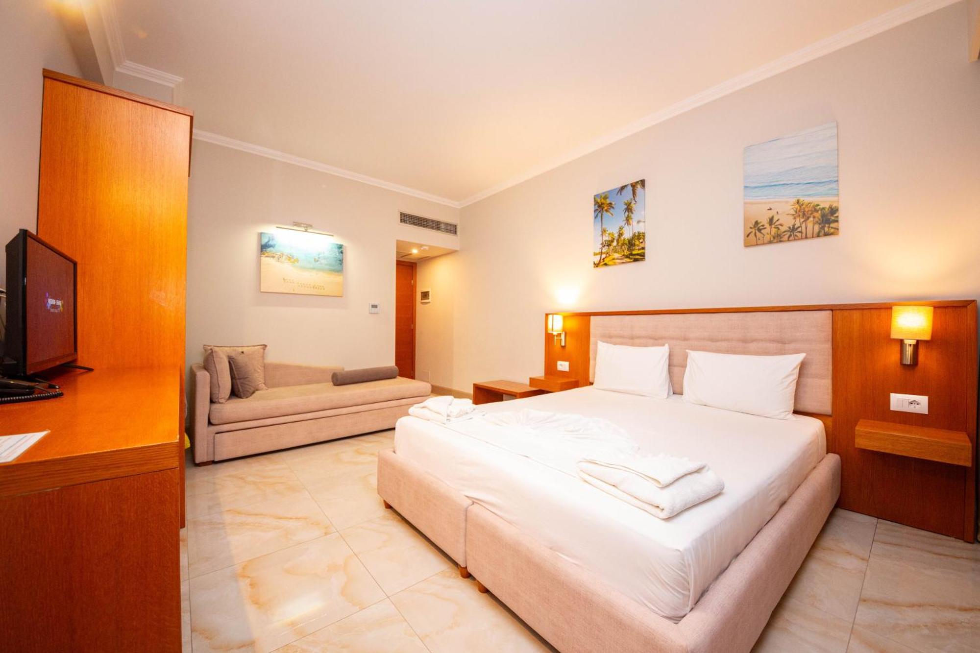Hotel Sole Mare Ksamil Exterior photo