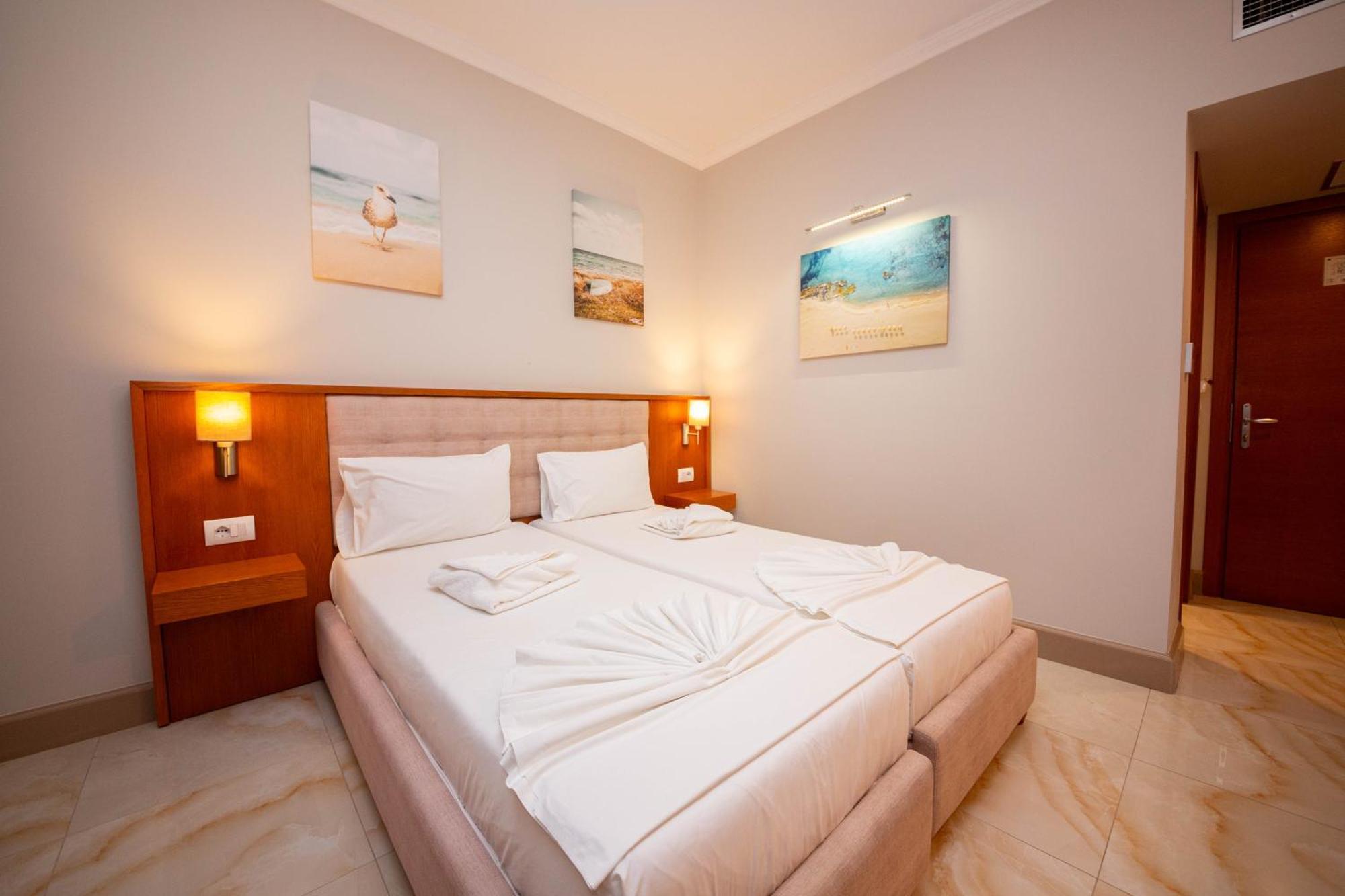 Hotel Sole Mare Ksamil Exterior photo